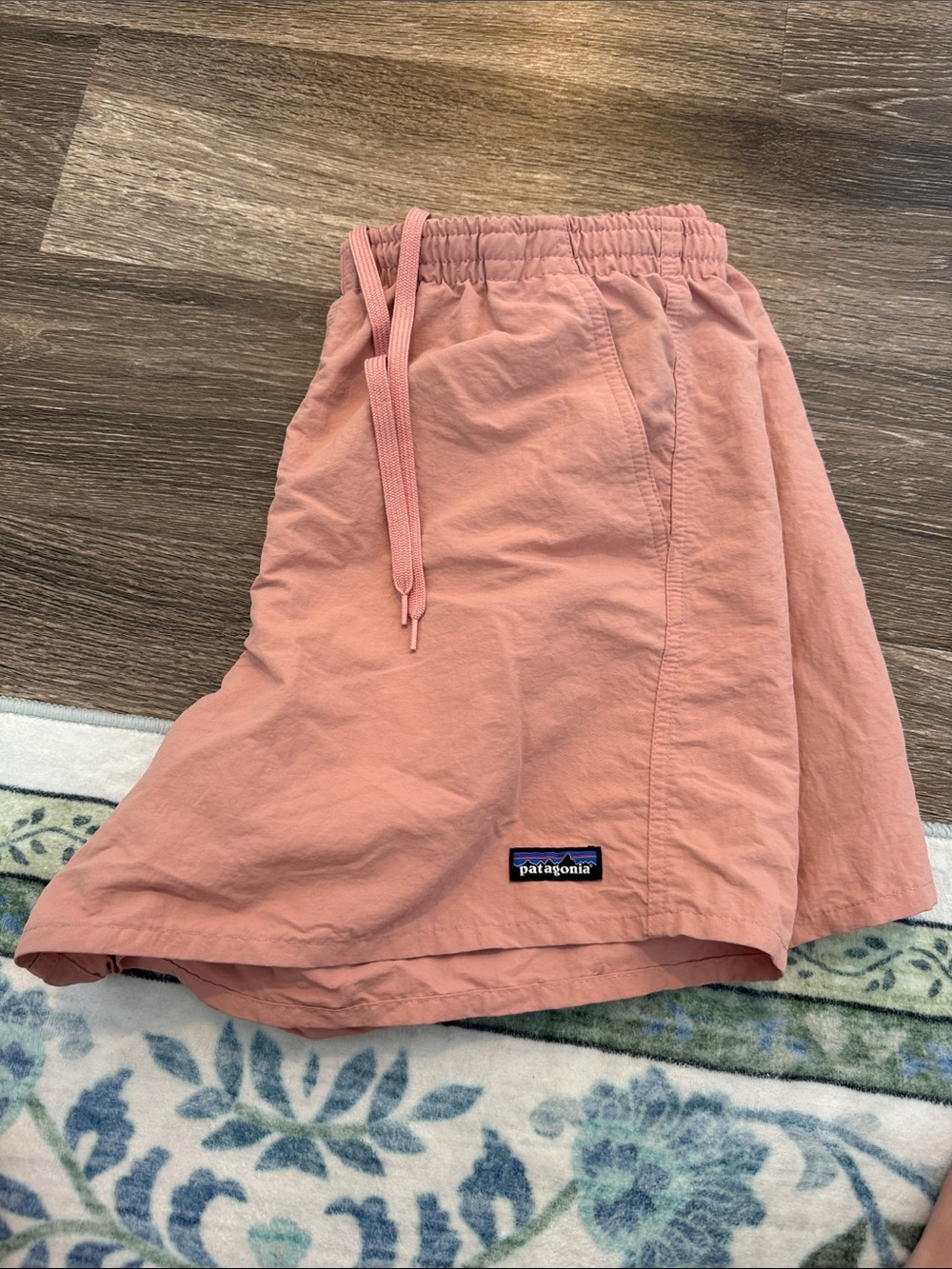 Patagonia Women's Pink Elastic-Waist Shorts - Picture 3 of 4